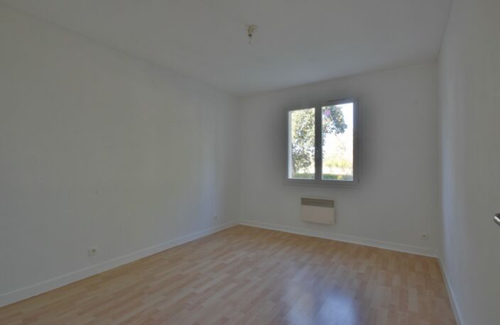 Maison à vendre 5 pièces - 98 m² - PLAIN PIED - JARZÉ — photo 5