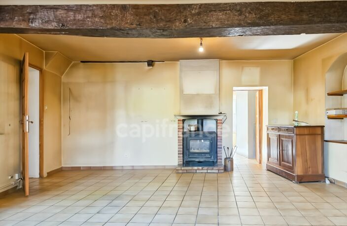 Du charme, de beaux volumes de plain-pied et un jardin arboré : découvrez cette maison pleine de potentiel — photo 5