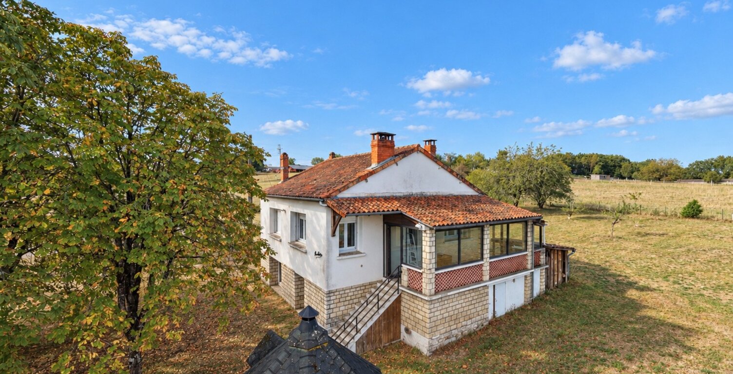 à vendre LIMEYRAT – Maison T4 sur terrain clos et arboré de 3 250 m²/kota finlandais en bois — photo 1