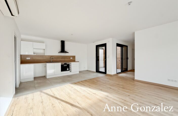 ORLEANS Centre quartier Madeleine rare à la vente appartement Penthouse T4 avec patio intérieur et terrasse de 28 m2 dans petite copropriété — photo 2