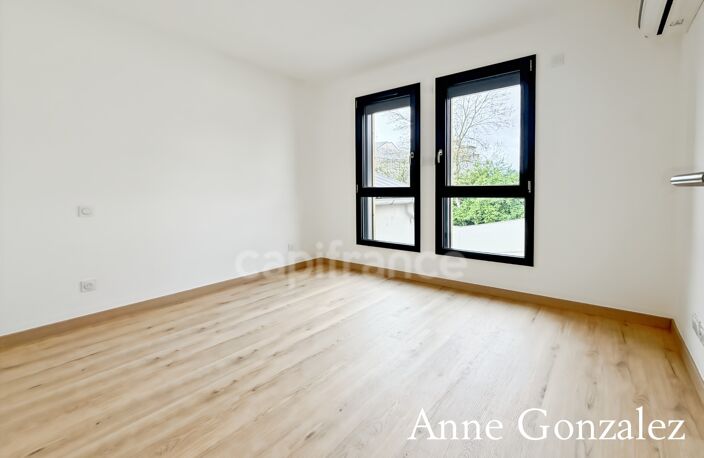 ORLEANS Centre quartier Madeleine rare à la vente appartement Penthouse T4 avec patio intérieur et terrasse de 28 m2 dans petite copropriété — photo 5