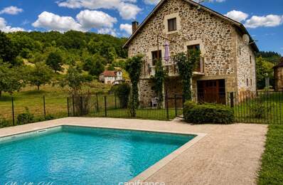 Gagnac-sur-Cère – Grange restaurée avec piscine et vue sur la campagne — photo du bien