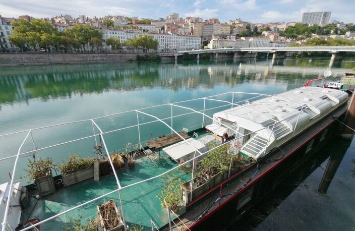 LYON 6 – QUAI DE SERBIE – PÉNICHE 160 M² À RÉNOVER ENTIÈREMENT — photo 3