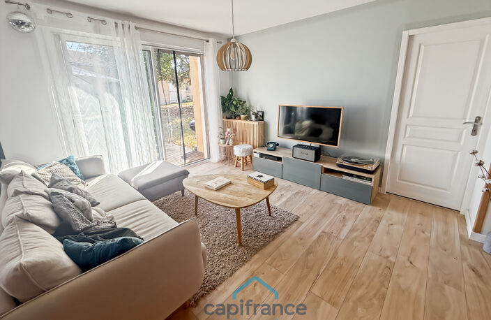 Dpt Landes (40), à vendre CAZERES SUR L'ADOUR Maison contemporaine T4 de 88 m² habitables en plain pied + garage de 20 m² sur 630 m² de terrain, au calme — photo 5