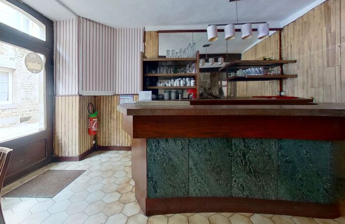 Dpt Orne (61), à vendre CARROUGES Grande maison de charme sur ancien Bar Restaurant en Normandie — photo 3