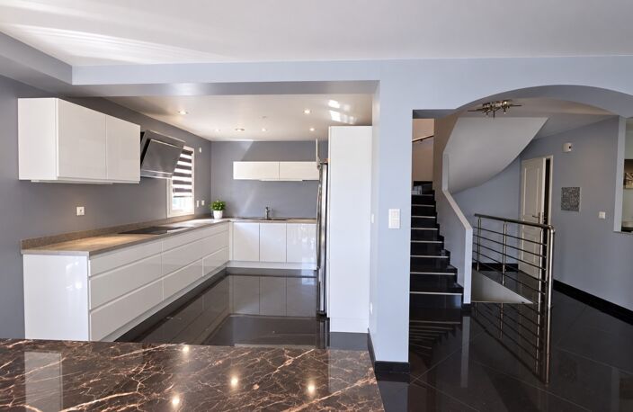 Appartement à vendre 5 pièces MAGLAND (74) — photo 4