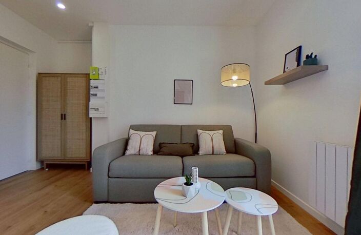 111 rue Jean Vallier Lyon 69007  - T1 Meublé - 640 €CC — photo 5