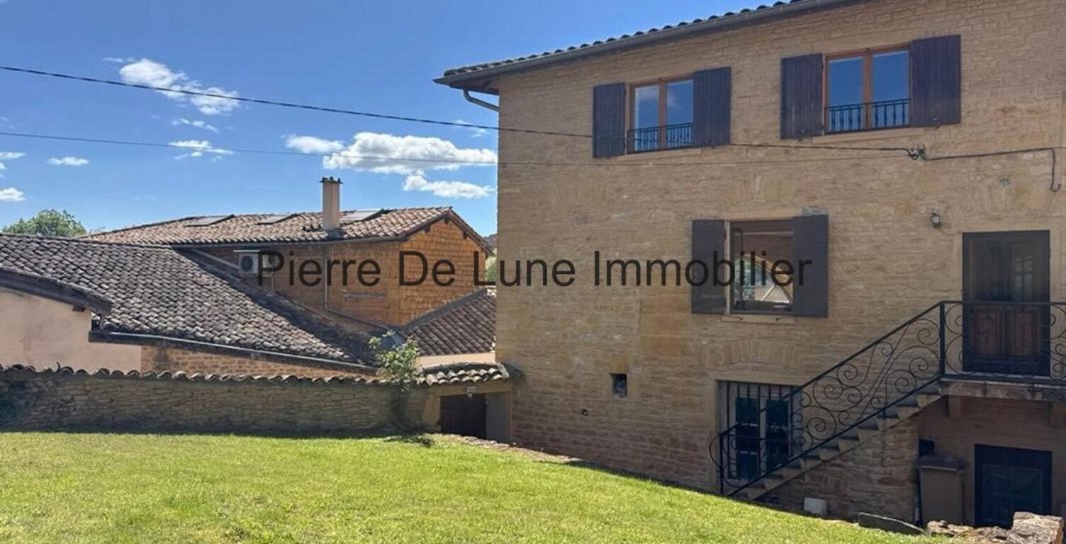 Maison en pierres dorées — photo 1