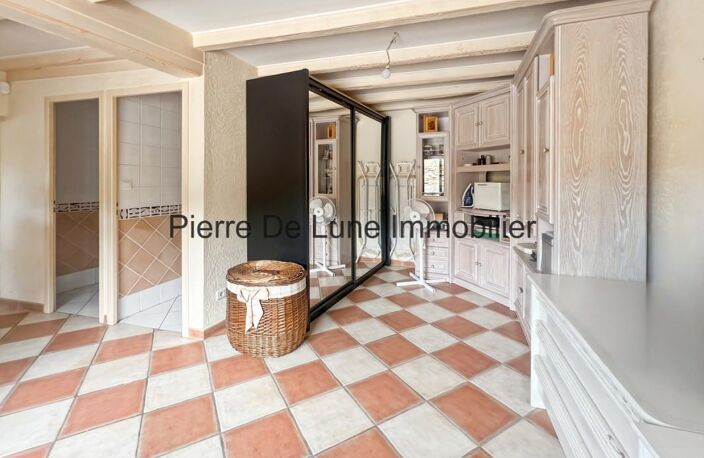 Maison en pierres dorées — photo 5