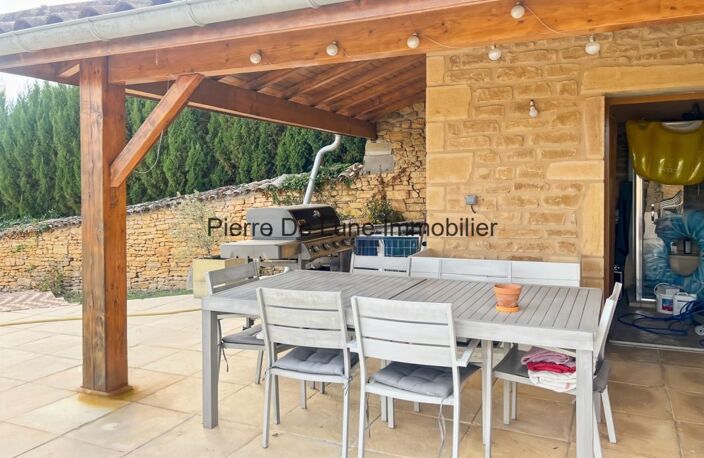 Pouilly-le-Monial : Exclusivité Terrain constructible non viabilisé de 550m² environ. .Entrée pavée. Libre constructeur.   Proximité Villefranche.  Informations Loi Alur. Statut du négociateur : salarié. Honoraires à la charge du vendeur — photo 5