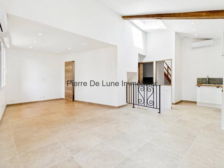 Maison en pierres dorées — photo 1