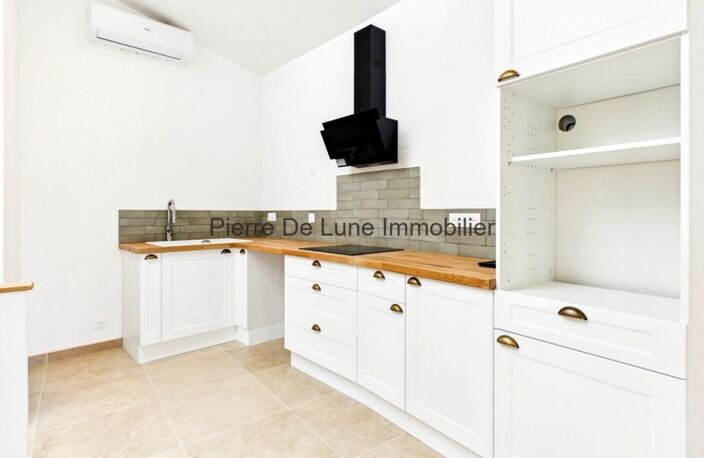 Maison en pierres dorées — photo 2
