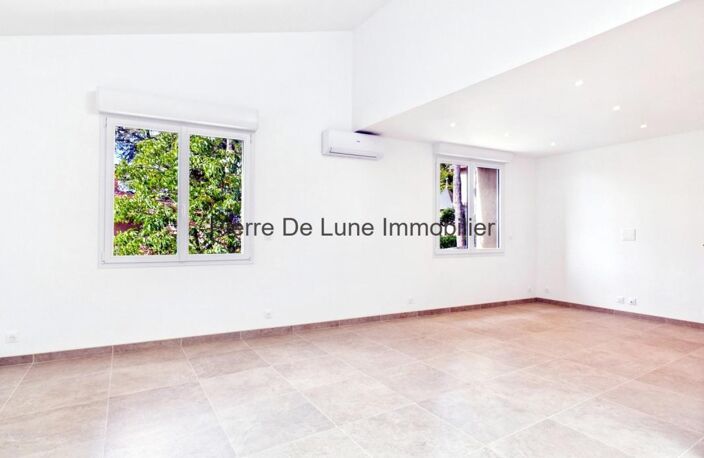 Maison en pierres dorées — photo 3