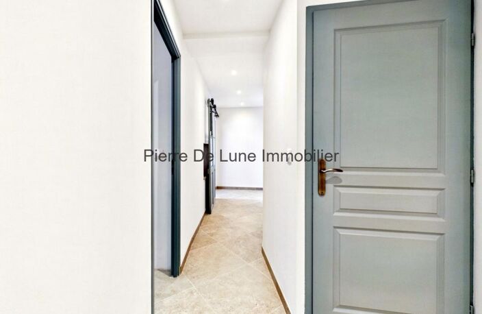 Maison en pierres dorées — photo 5