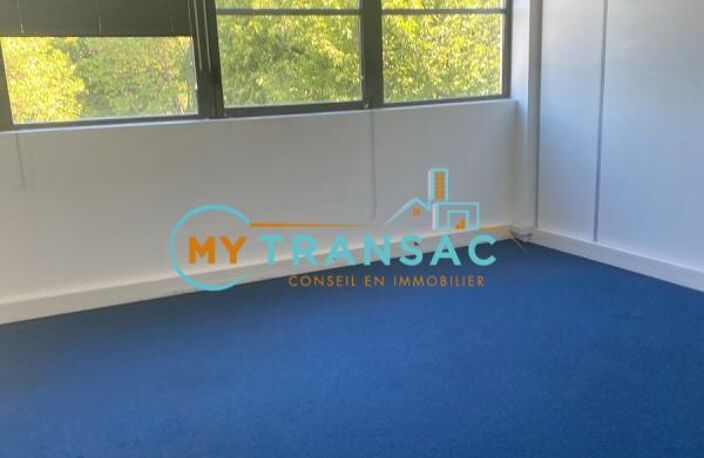 My Transac vous propose un lot d'activité/bureaux de 1237m² situé à Roissy en France à proximité de l'aéroport — photo 4