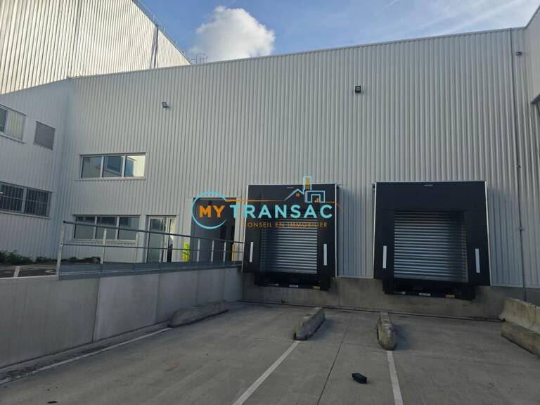 MY TRANSAC vous propose un entrepôt de 1591m² avec quai, idéalement placé à Rosny sous bois, avec accès immédiat à l'A86 et accessible par transports en commun — photo 1