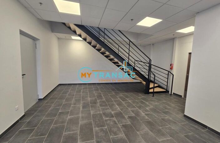 MY TRANSAC vous propose un entrepôt de 1591m² avec quai, idéalement placé à Rosny sous bois, avec accès immédiat à l'A86 et accessible par transports en commun — photo 4