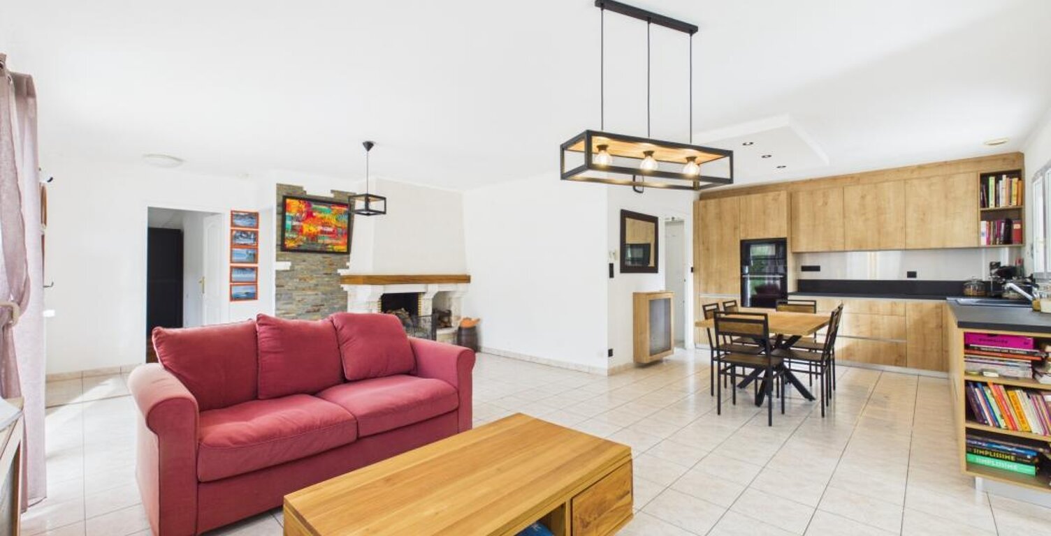 Maison de plain-pied de 140 m² - 4 chambres -5 parking - Saint-Jean-de-Boiseau (44640) — photo 1
