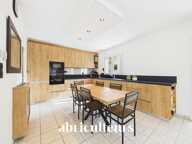 Maison de plain-pied de 140 m² - 4 chambres -5 parking - Saint-Jean-de-Boiseau (44640) — photo 2