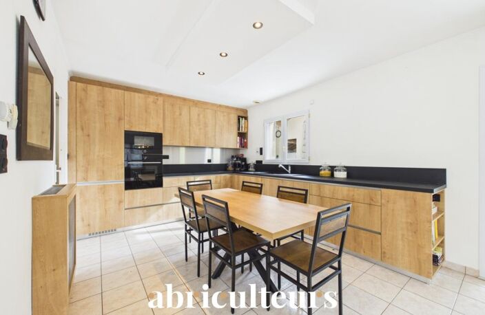Maison de plain-pied de 140 m² - 4 chambres -5 parking - Saint-Jean-de-Boiseau (44640) — photo 2