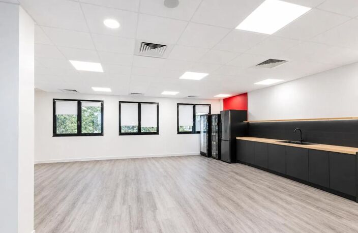 Avenue Victor Hugo. Emplacement idéal au pied du métro et des commerces à BOULOGNE BILLANCOURT. Bureaux à louer de 724 m² — photo 5