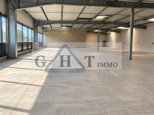LOCAL DE 500 M² À LOUER — photo du bien