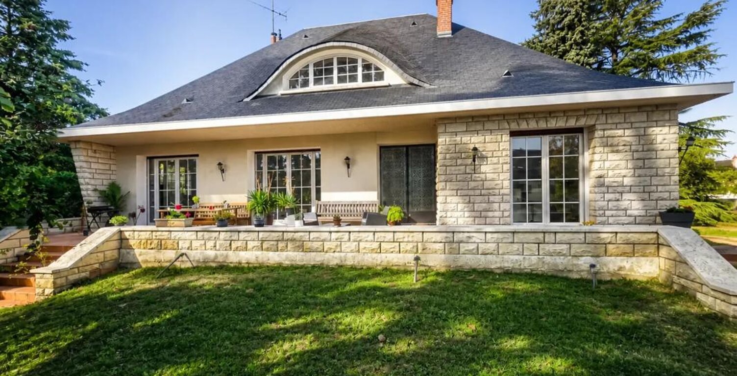 Maison de 6 pièces de 166 m² à Cléry-Saint-André — photo 1