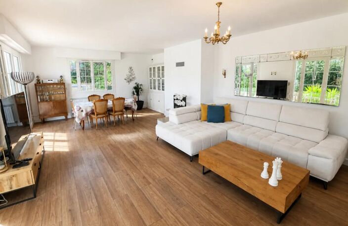 Maison de 6 pièces de 166 m² à Cléry-Saint-André — photo 2