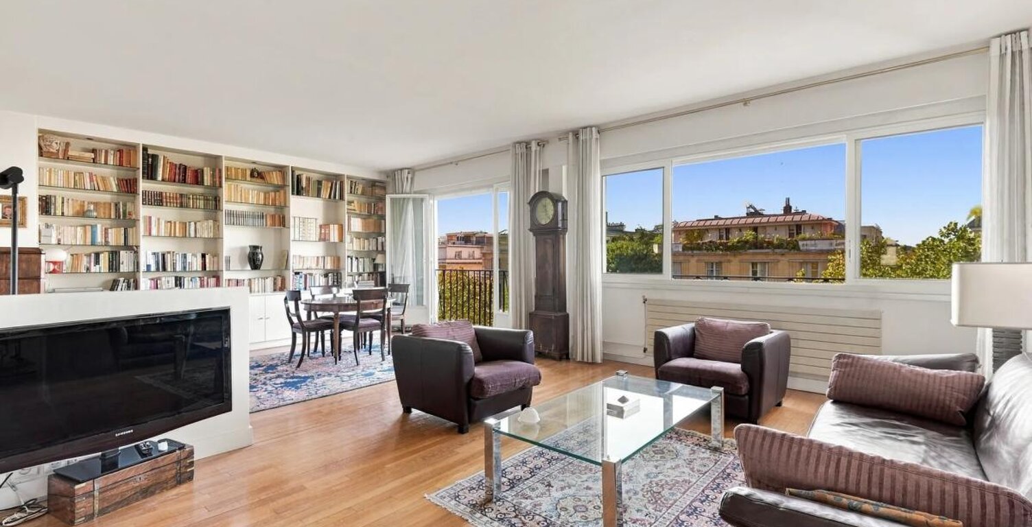 Appartement de 4 pièces de 100 m² à Paris 16 — photo 1