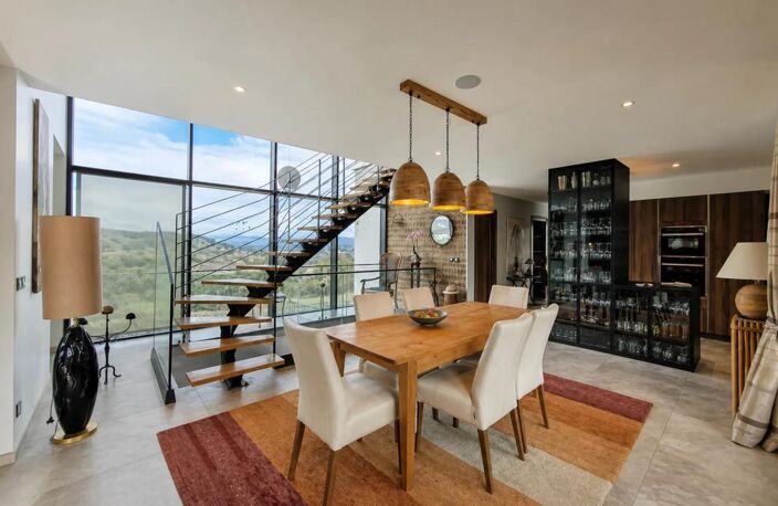 Maison de 8 pièces de 263 m² à Rumilly — photo 3