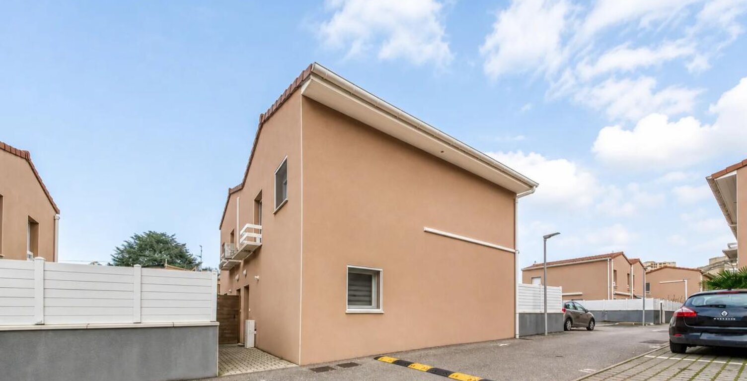 Maison de 4 pièces de 75 m² à Vénissieux — photo 1