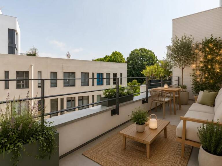 Duplex lumineux avec séjour impressionnant à double hauteur — photo 1