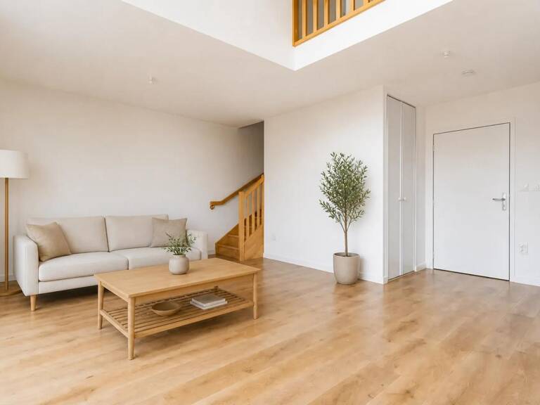 Duplex lumineux avec séjour impressionnant à double hauteur — photo 1