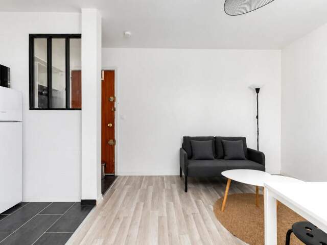 Appartement de 2 pièces de 27 m² situé à Paris — photo du bien