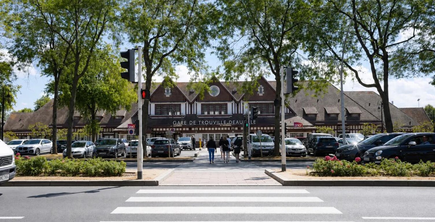 Maison de 5 pièces de 110 m² à Deauville à rénover — photo 1