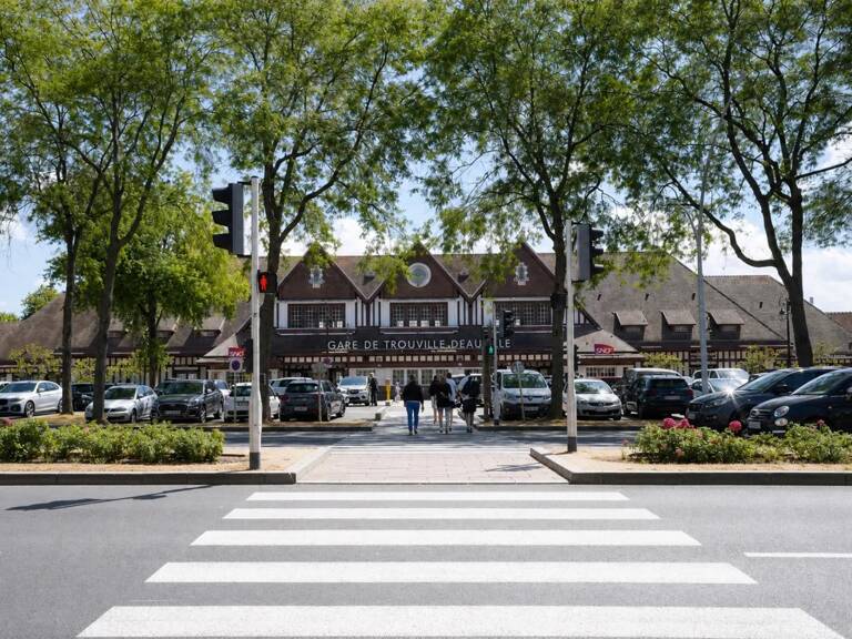 Maison de 5 pièces de 110 m² à Deauville à rénover — photo 1