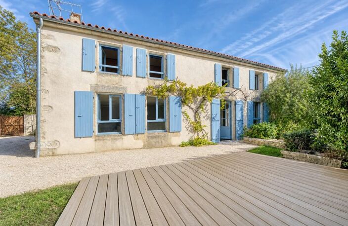17700 VOUHÉ – ANCIENNE FORGE RÉNOVÉE – 239 M² - Gîte - Piscine — photo 5