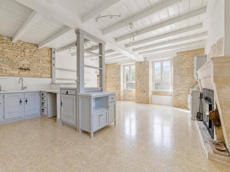 17700 VOUHÉ – ANCIENNE FORGE RÉNOVÉE – 239 M² - Gîte - Piscine — photo 1