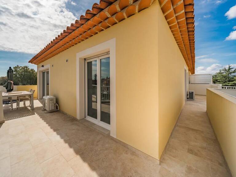 83600 FREJUS - CENTRE-VILLE - 3 PIÈCES - 2 CHAMBRES - 65.0 M² - BEL APPARTEMENT AVEC TERRASSE DE 56 M² — photo 1