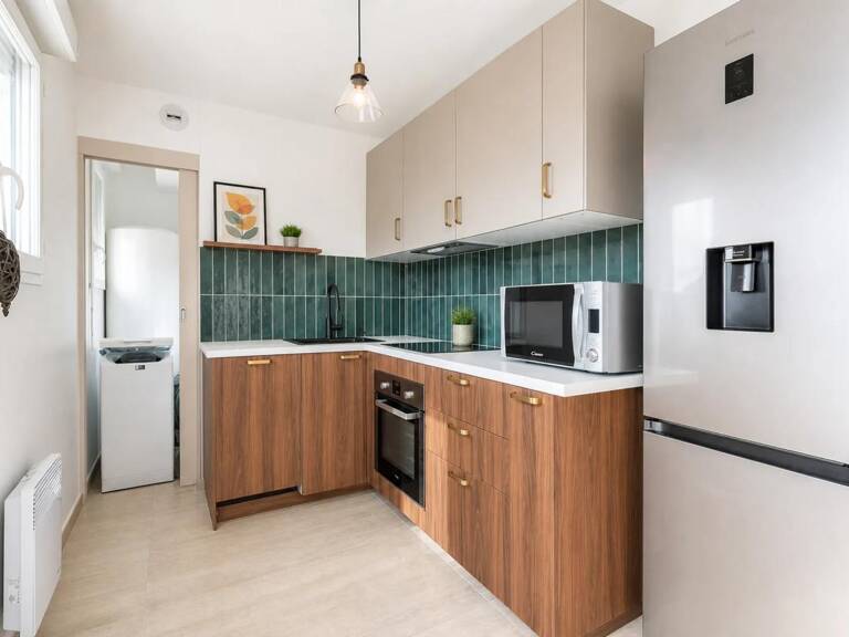 83600 FREJUS - CENTRE-VILLE - 3 PIÈCES - 2 CHAMBRES - 65.0 M² - BEL APPARTEMENT AVEC TERRASSE DE 56 M² — photo 1