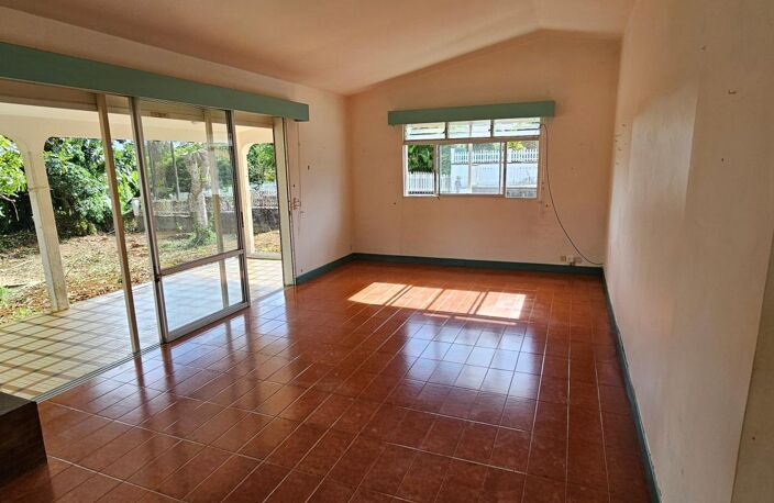 Villa à rénover au Lamentin sur un terrain de 744 m² — photo 4