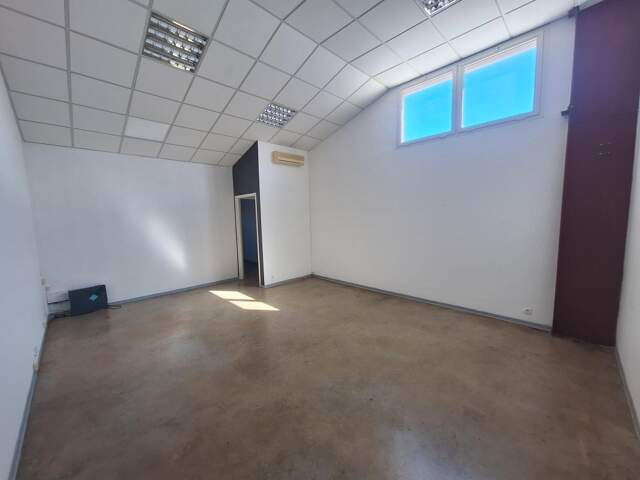 Baisse de loyer : LOCAL/BUREAUX | ASCENSEUR | ZI3 — photo du bien