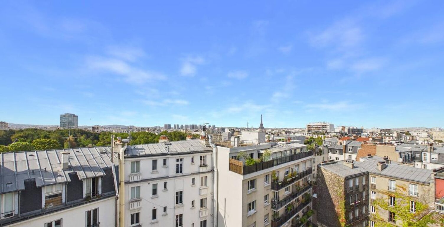 PARIS 20 - Quartier Saint-Lambert - Rue Chambery - Magnifique deux pièces au dernier étage avec vue dégagée sur monuments — photo 1