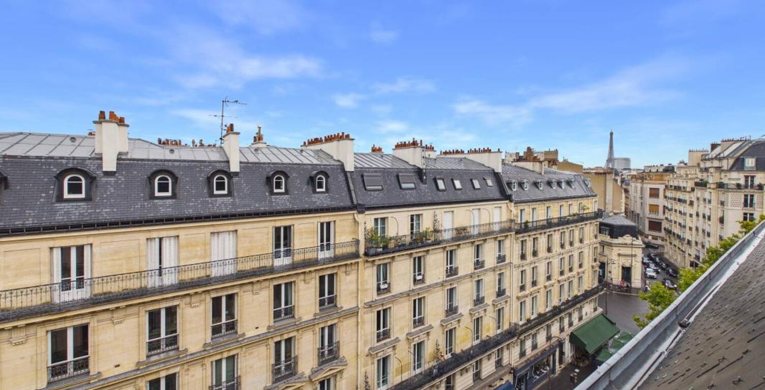 Studio 1 pièce 13 m² - Rue Jean de la Fontaine - Vue Tour Eiffel, Dernier étage — photo 1