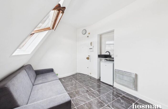 Studio 1 pièce 13 m² - Rue Jean de la Fontaine - Vue Tour Eiffel, Dernier étage — photo 4