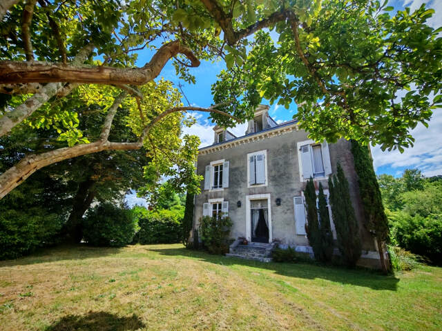 Maison  de maitre Pouillon  376 m2 Centre Village — photo du bien