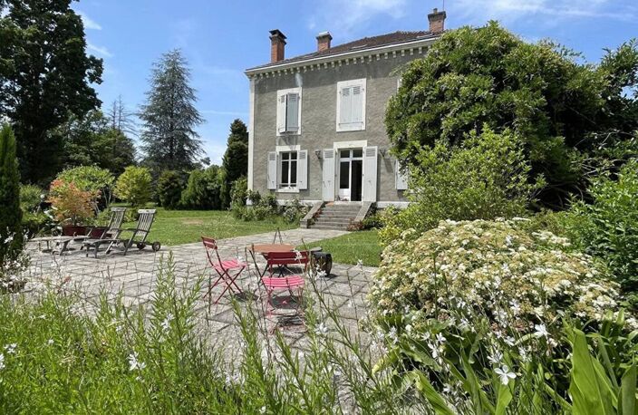 Maison  de maitre Pouillon  376 m2 Centre Village — photo 2