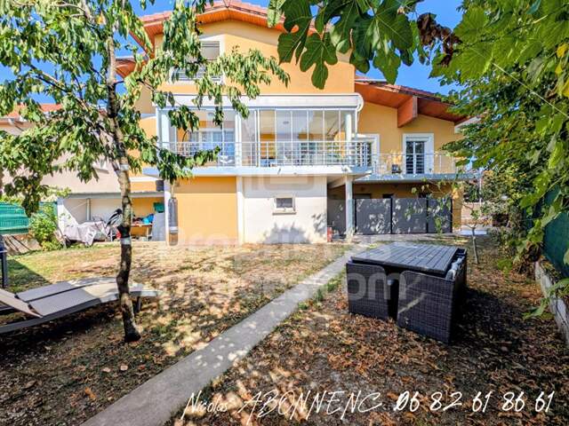 Maison Le Pont De Claix 9 pièce(s) 250 m2 — photo du bien