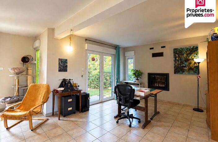 Maison  Indépendante située à Yvré L'Évêque,  8 pièce(s) 157 m2 sur parcelle de 867 m2 — photo 2