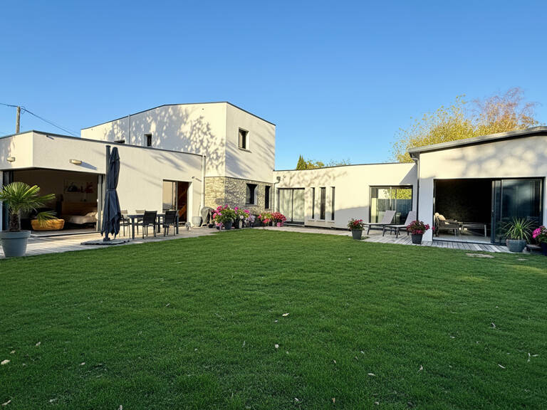 Maison Mauves Sur Loire 8 pièce(s) 287 m2 — photo 1